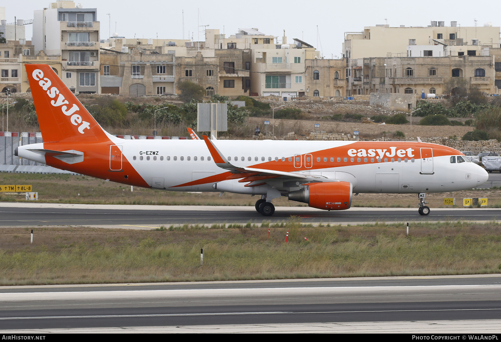 Aircraft Photo of G-EZWZ | Airbus A320-214 | EasyJet | AirHistory.net #852672