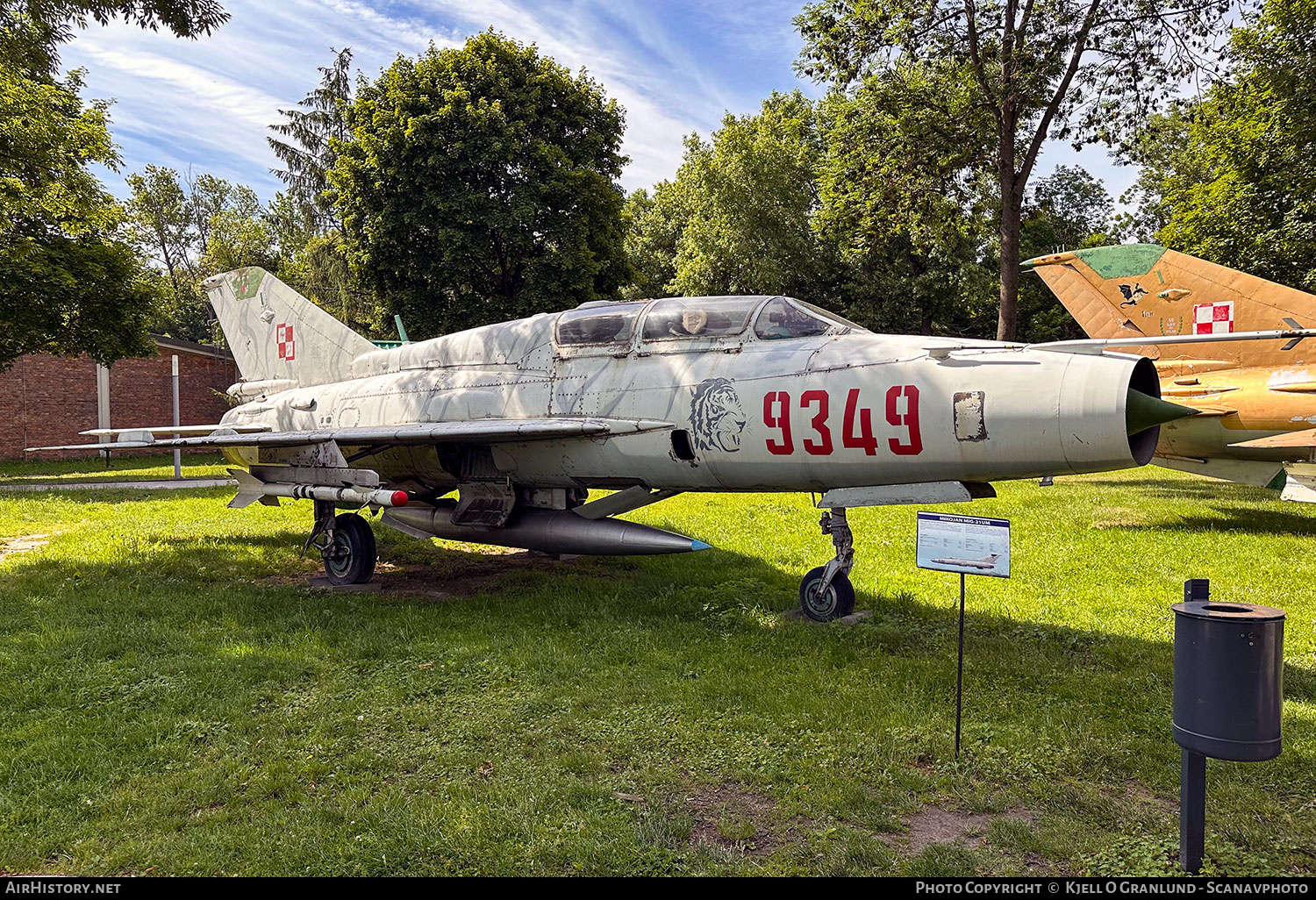 Aircraft Photo of 9349 | Mikoyan-Gurevich MiG-21UM | Poland - Air Force | AirHistory.net #852830