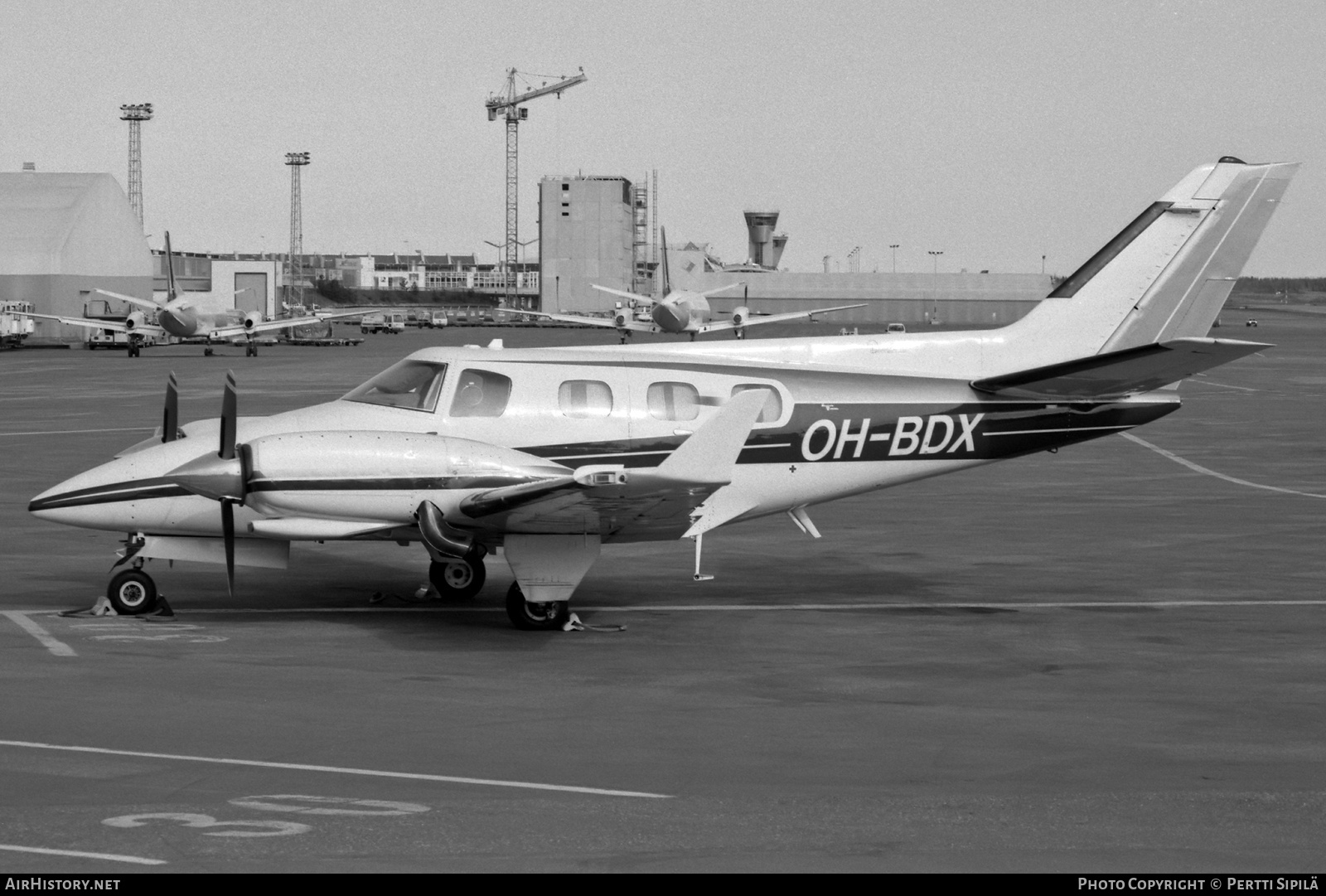 Aircraft Photo of OH-BDX | Beech A60 Duke | AirHistory.net #853034