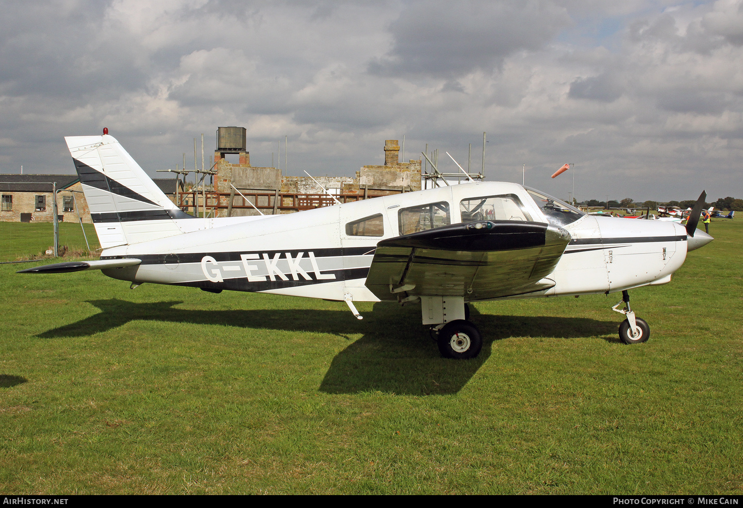 Aircraft Photo of G-EKKL | Piper PA-28-161 Cherokee Warrior II | AirHistory.net #853085