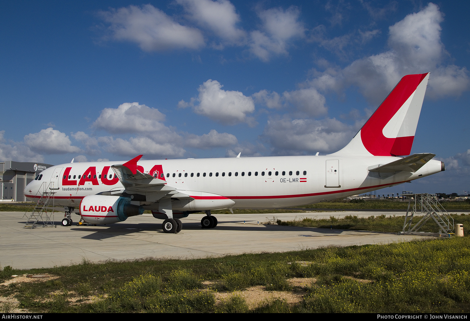 Aircraft Photo of OE-LMR | Airbus A320-214 | Lauda | AirHistory.net #853163