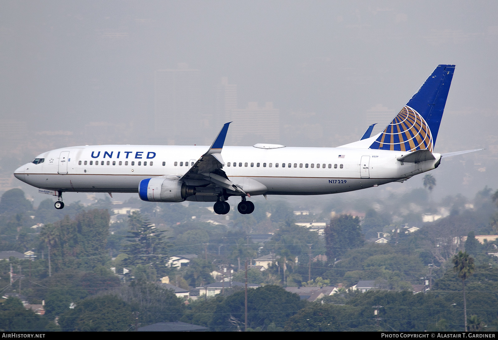 Aircraft Photo of N17229 | Boeing 737-824 | United Airlines | AirHistory.net #853167