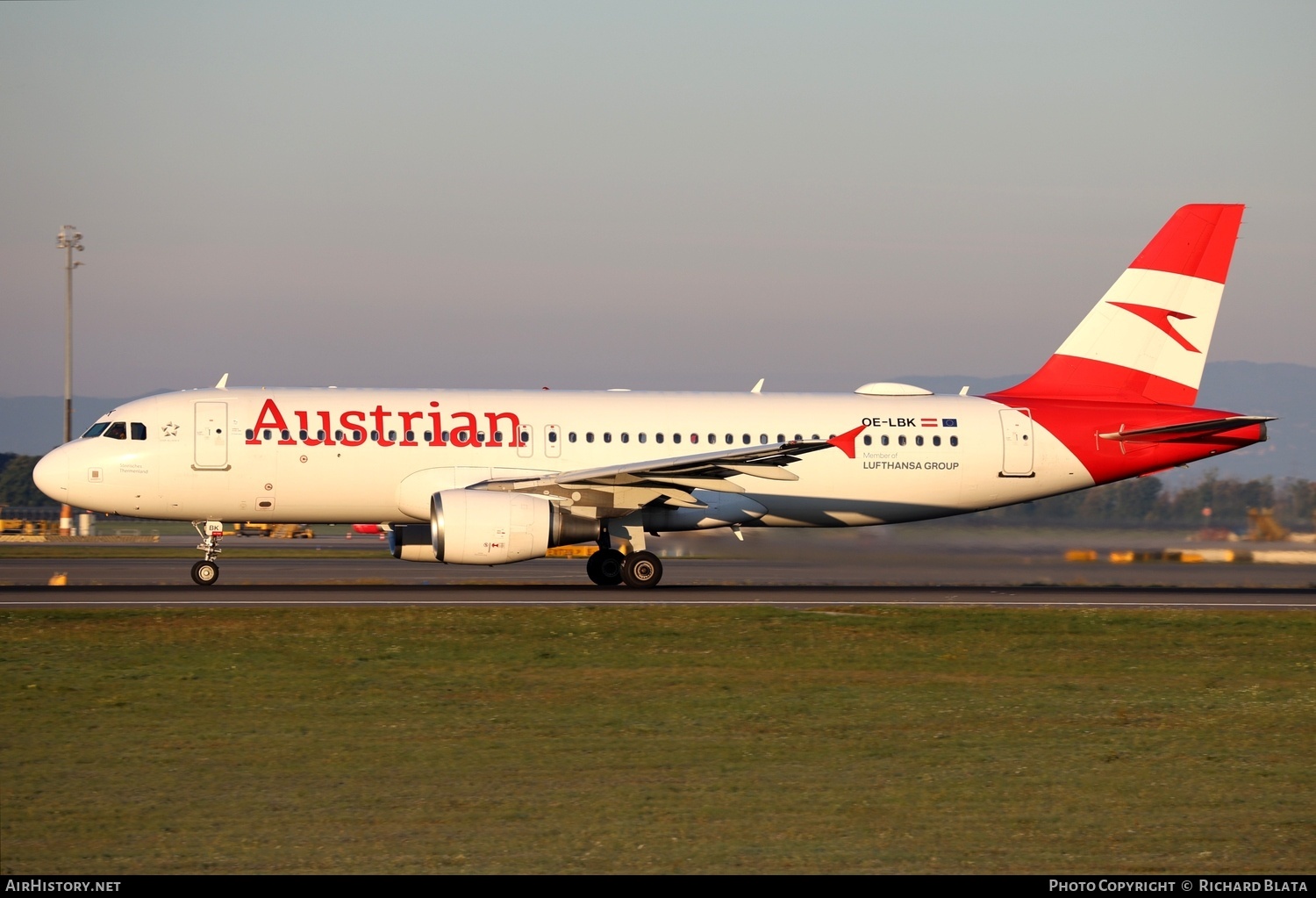 Aircraft Photo of OE-LBK | Airbus A320-214 | Austrian Airlines | AirHistory.net #853232