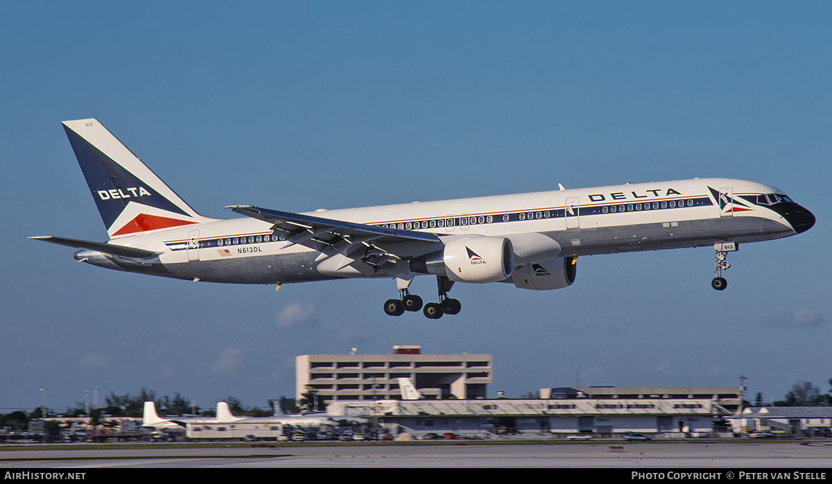 Aircraft Photo of N613DL | Boeing 757-232 | Delta Air Lines | AirHistory.net #853238