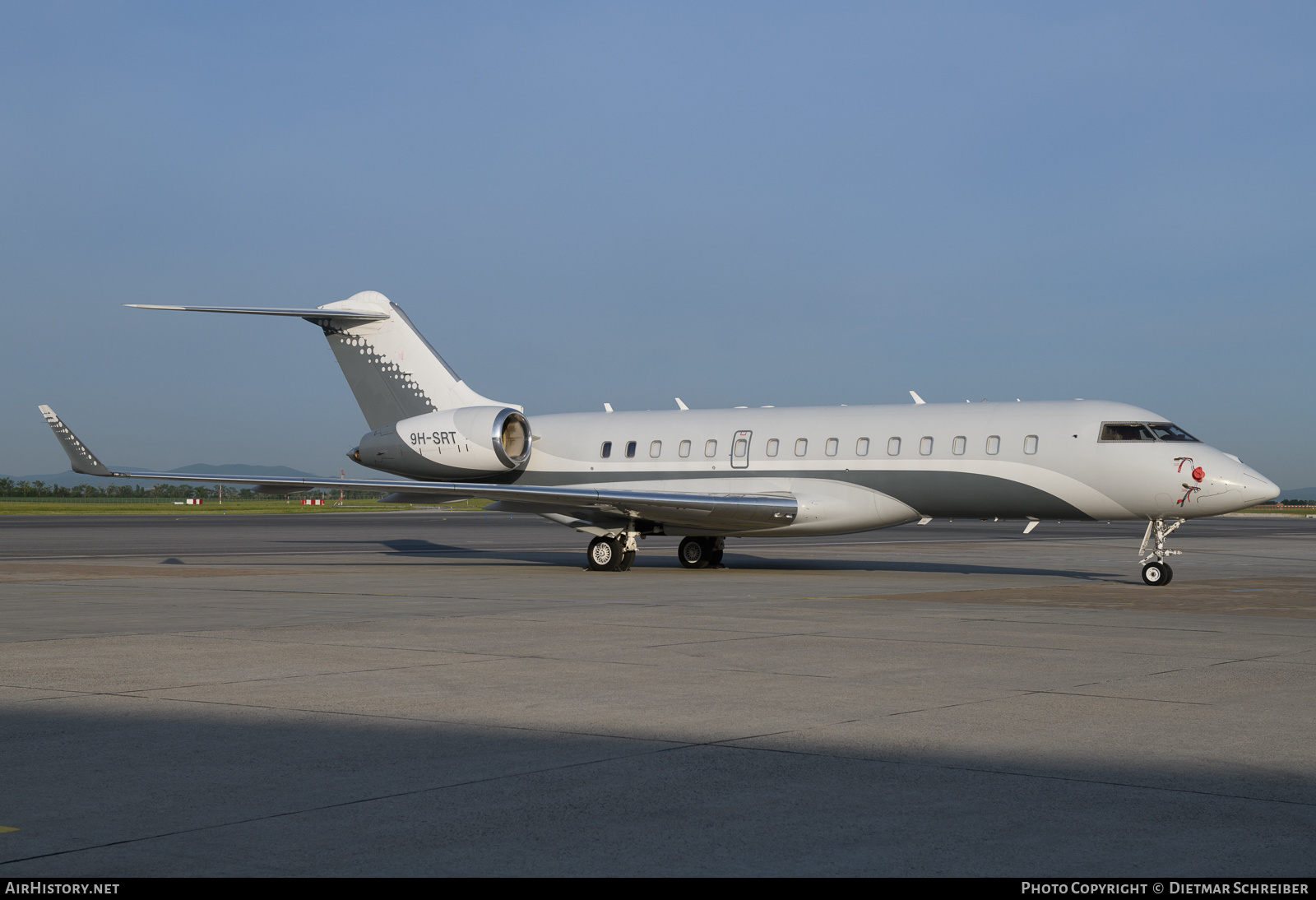 Aircraft Photo of 9H-SRT | Bombardier Global Express (BD-700-1A10) | AirHistory.net #853324