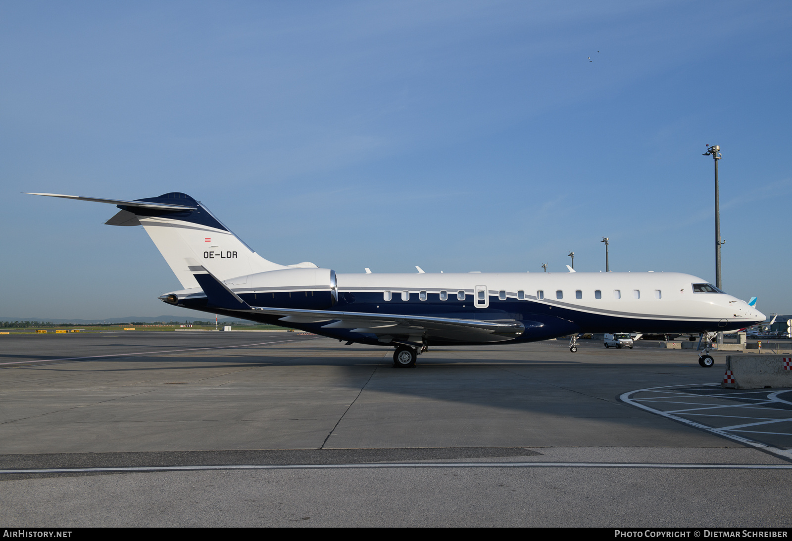 Aircraft Photo of OE-LDR | Bombardier Global 6000 (BD-700-1A10) | AirHistory.net #853399