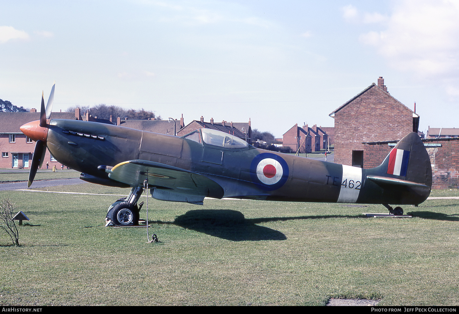 Aircraft Photo of TE462 | Supermarine 361 Spitfire LF16E | UK - Air Force | AirHistory.net #853576