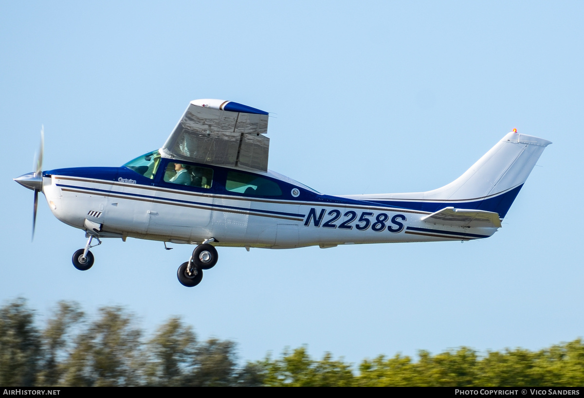 Aircraft Photo of N2258S | Cessna T210L Turbo Centurion | AirHistory.net #853641