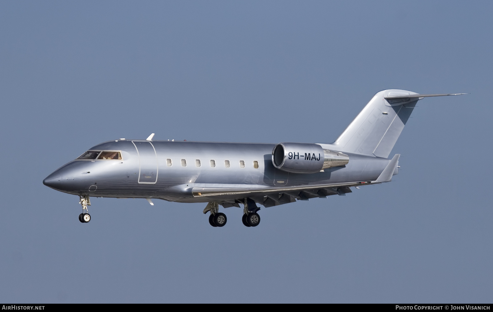 Aircraft Photo of 9H-MAJ | Bombardier Challenger 604 (CL-600-2B16) | AirHistory.net #853655