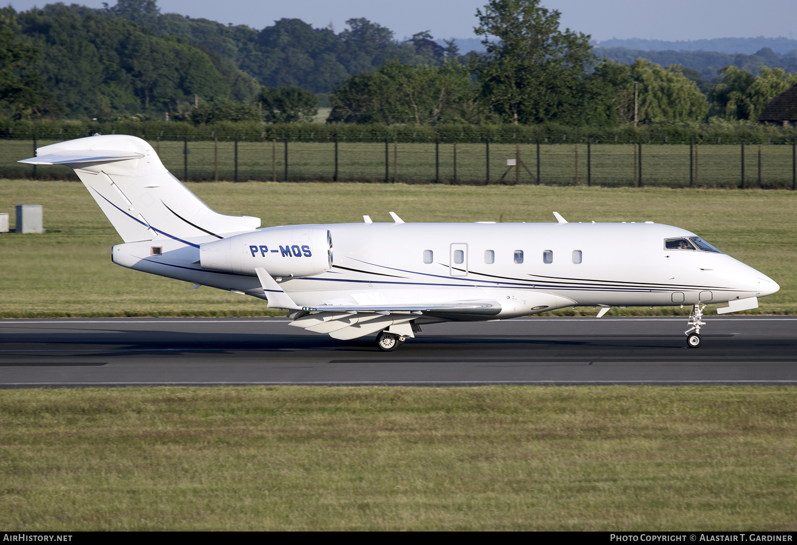 Aircraft Photo of PP-MQS | Bombardier Challenger 300 (BD-100-1A10) | AirHistory.net #853670
