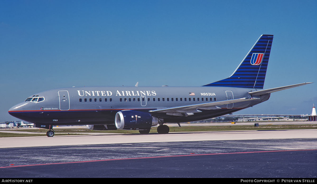Aircraft Photo of N953UA | Boeing 737-522 | United Airlines | AirHistory.net #853713