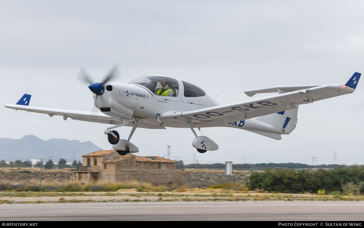 Aircraft Photo of OO-SKB | Diamond DA40 NG Diamond Star | Skywings Flight Training | AirHistory.net #853894