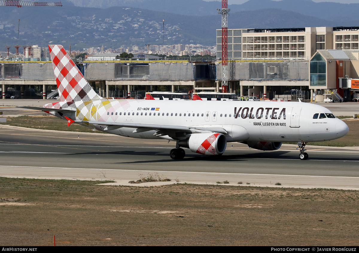 Aircraft Photo of EC-NQN | Airbus A320-214 | Volotea | AirHistory.net #854083