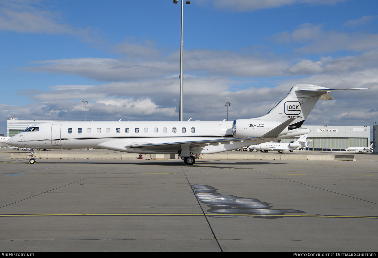 Aircraft Photo of OE-LGG | Bombardier Global 7500 (BD-700-2A12) | Glock Aviation | AirHistory.net #854138