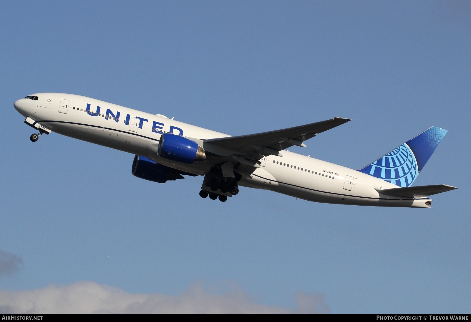 Aircraft Photo of N223UA | Boeing 777-222/ER | United Airlines | AirHistory.net #854143