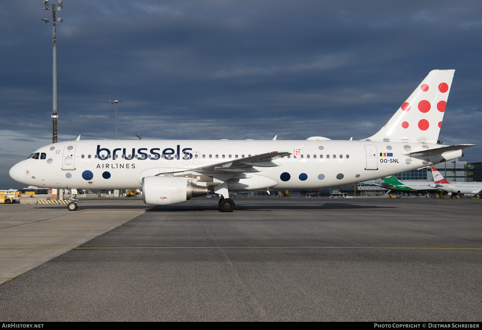 Aircraft Photo of OO-SNL | Airbus A320-214 | Brussels Airlines | AirHistory.net #854149