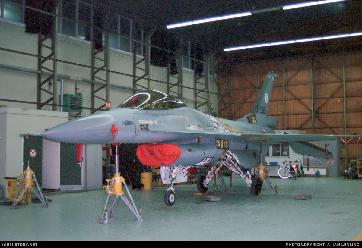 Aircraft Photo of J-205 | General Dynamics F-16A Fighting Falcon | Netherlands - Air Force | AirHistory.net #854445