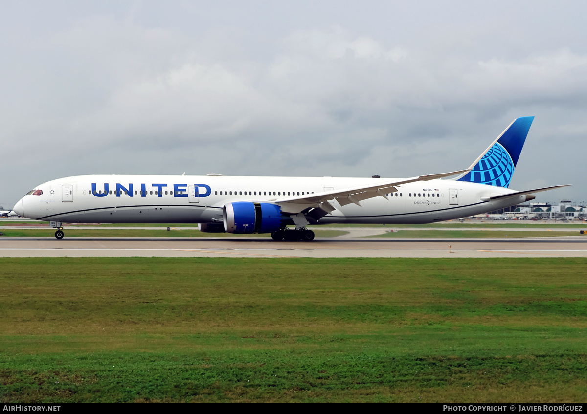 Aircraft Photo of N17015 | Boeing 787-10 Dreamliner | United Airlines | AirHistory.net #854485