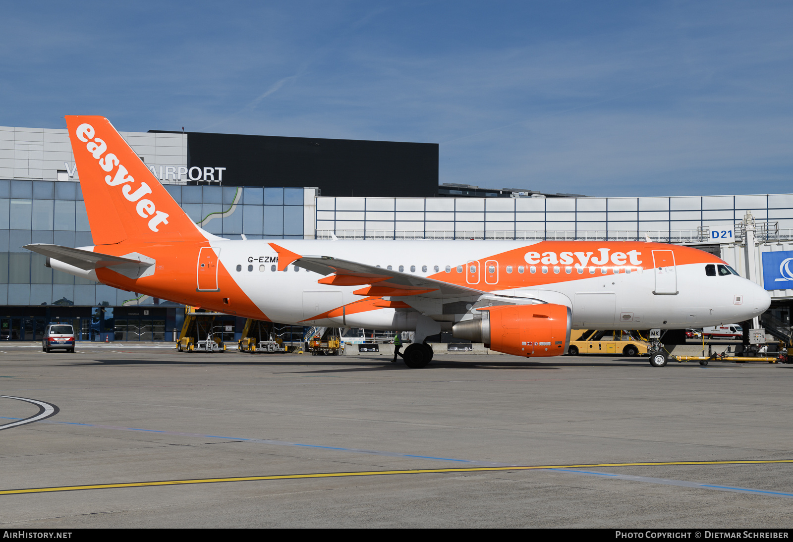 Aircraft Photo of G-EZMK | Airbus A319-111 | EasyJet | AirHistory.net #854782