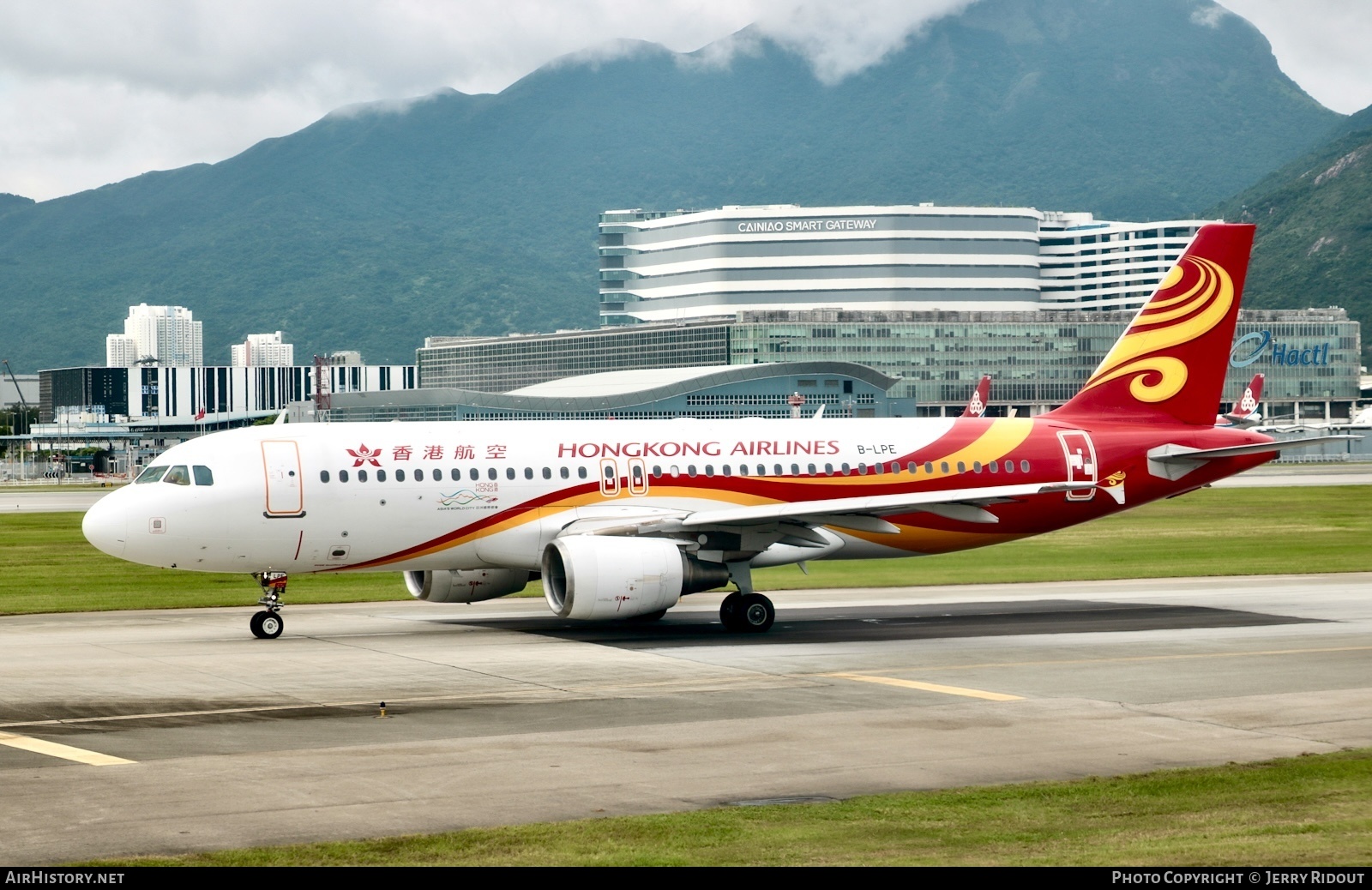 Aircraft Photo of B-LPE | Airbus A320-214 | Hong Kong Airlines | AirHistory.net #854813