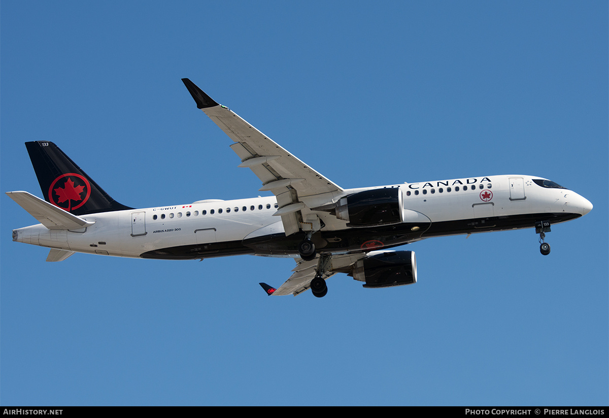 Aircraft Photo of C-GWUT | Airbus A220-371 (BD-500-1A11) | Air Canada | AirHistory.net #854816