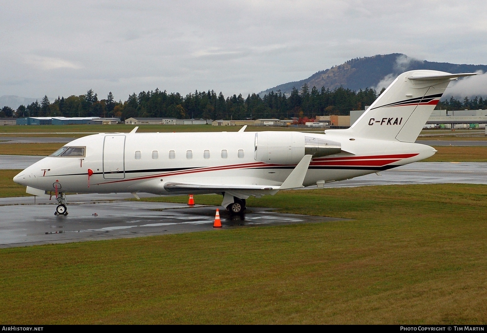 Aircraft Photo of C-FKAI | Bombardier Challenger 605 (CL-600-2B16) | AirHistory.net #854835