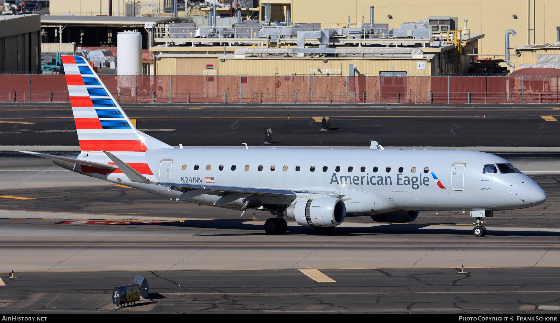Aircraft Photo of N241NN | Embraer 175LR (ERJ-170-200LR) | American Eagle | AirHistory.net #855105