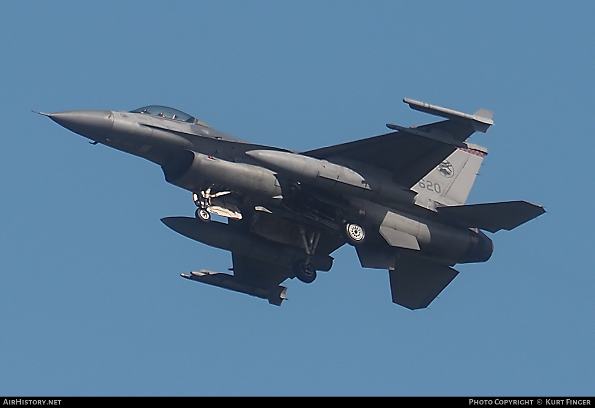 Aircraft Photo of 620 | Lockheed Martin F-16C Fighting Falcon | Singapore - Air Force | AirHistory.net #855261