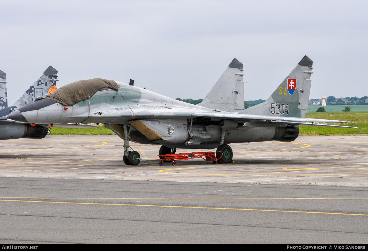 Aircraft Photo of 5304 | Mikoyan-Gurevich MiG-29UBS (9-51) | Slovakia - Air Force | AirHistory.net #855564