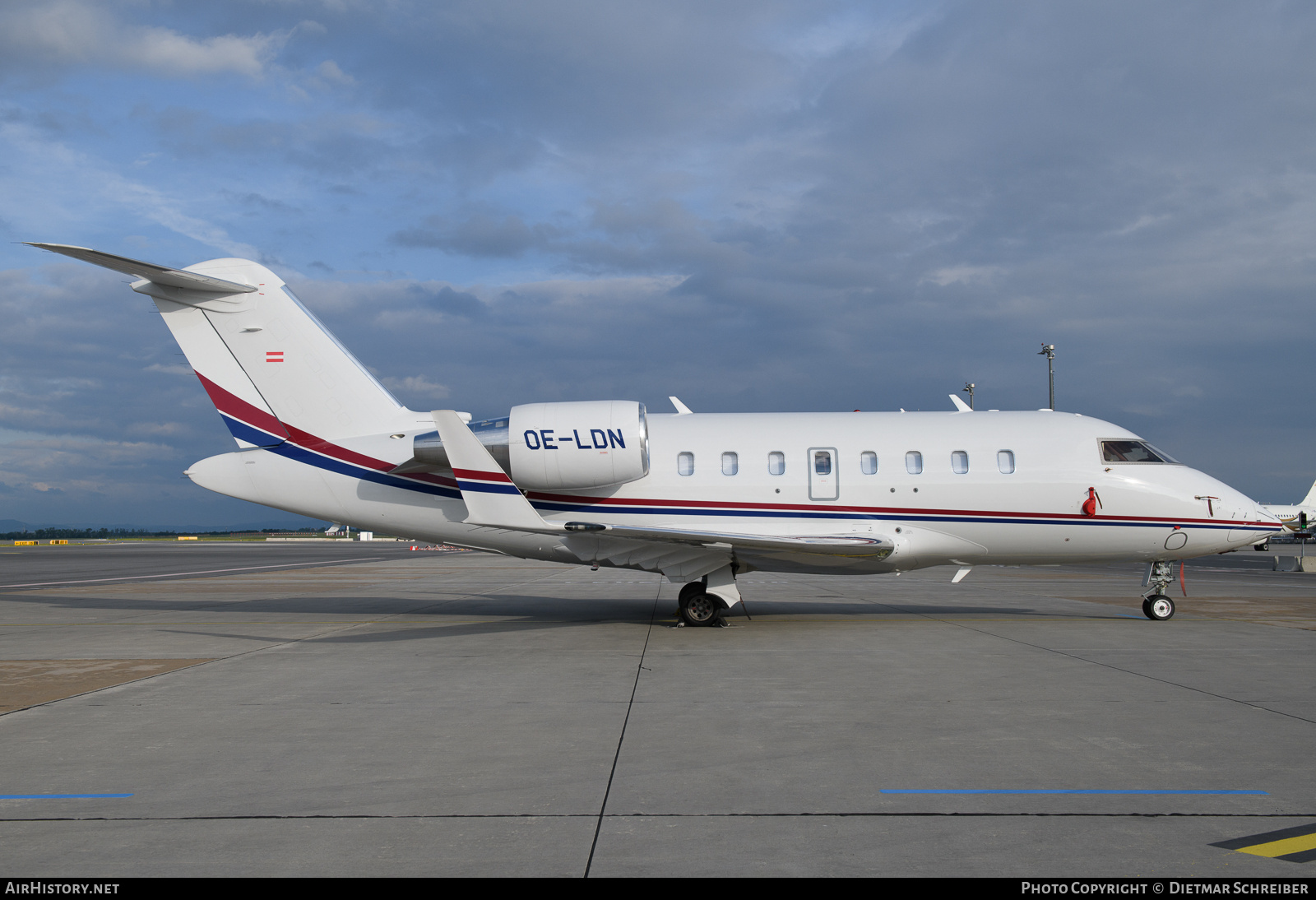 Aircraft Photo of OE-LDN | Bombardier Challenger 650 (CL-600-2B16) | AirHistory.net #855760