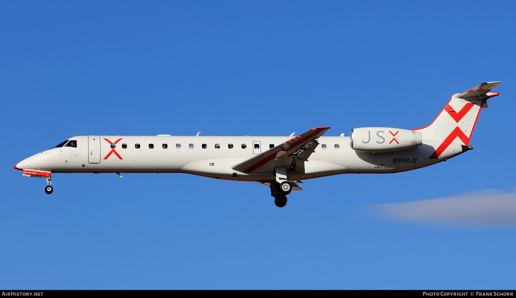 Aircraft Photo of N959JX | Embraer ERJ-145LR (EMB-145LR) | JetSuiteX - JSX | AirHistory.net #856739