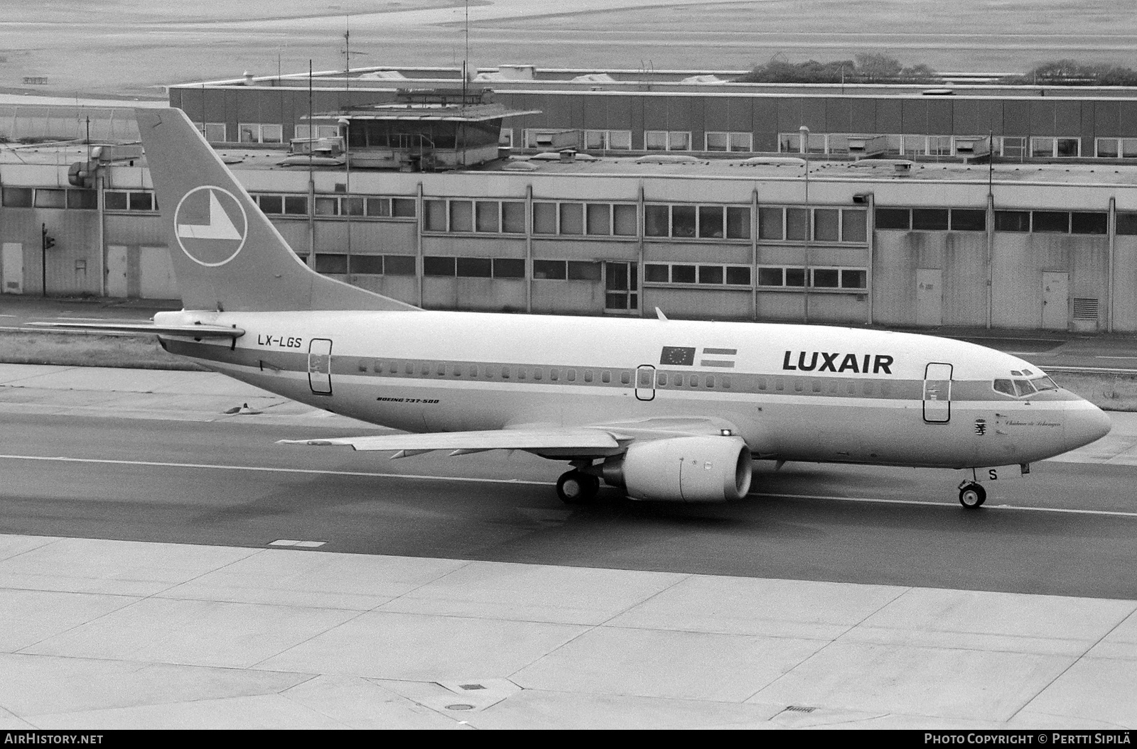 Aircraft Photo of LX-LGS | Boeing 737-528 | Luxair | AirHistory.net #857189