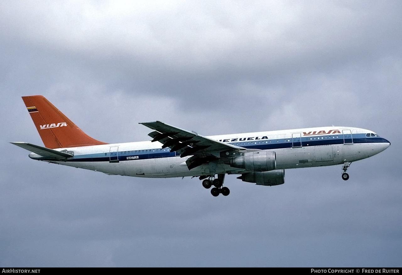 Aircraft Photo of N407UA | Airbus A300B2-103 | Viasa | AirHistory.net #857596