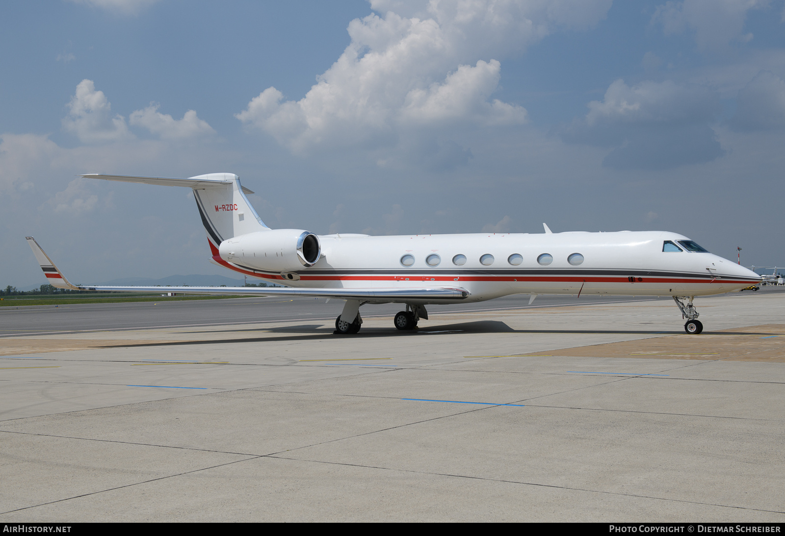Aircraft Photo of M-RZDC | Gulfstream Aerospace G-V-SP Gulfstream G550 | AirHistory.net #857736