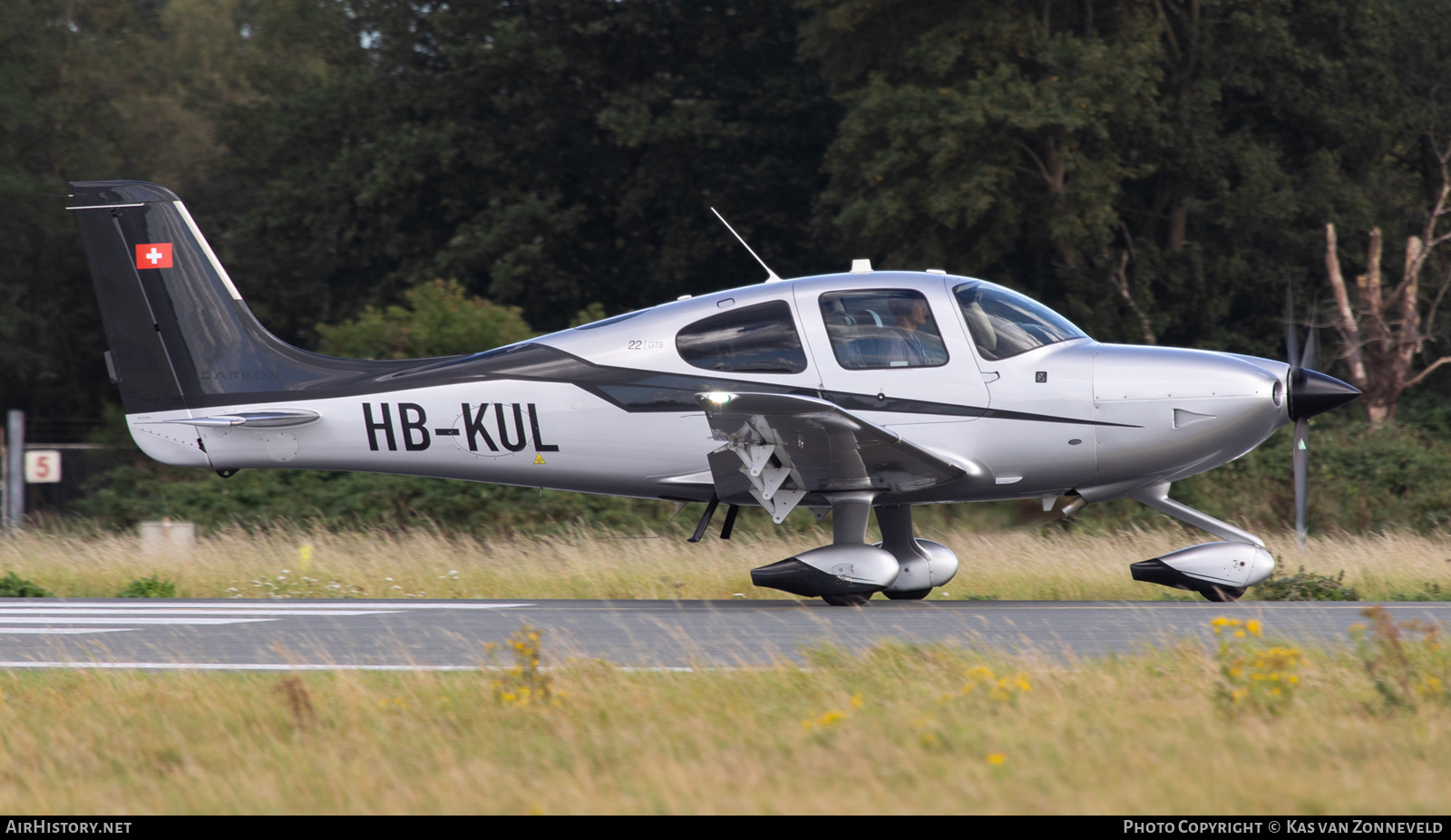 Aircraft Photo of HB-KUL | Cirrus SR-22 G5-GTS Carbon | AirHistory.net #857871