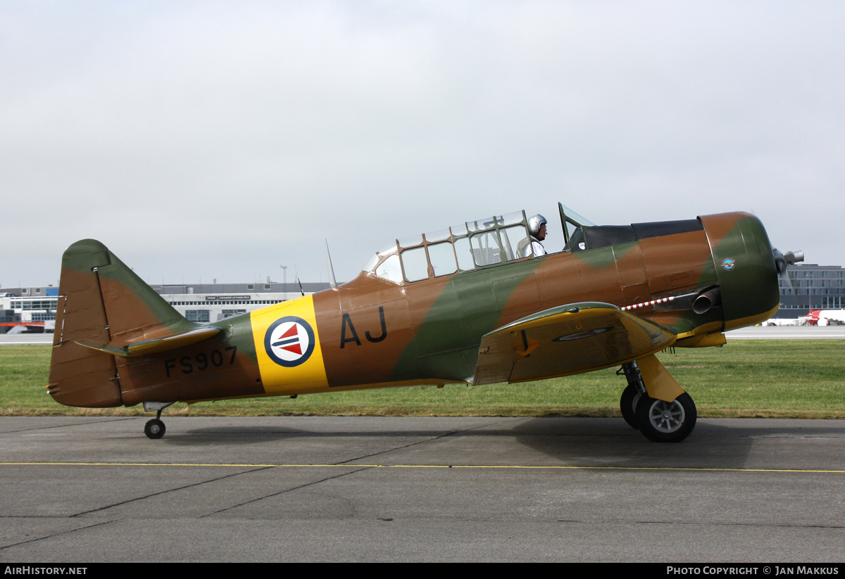 Aircraft Photo of LN-WNH / FS907 | North American AT-6D Harvard III | Norway - Air Force | AirHistory.net #857912