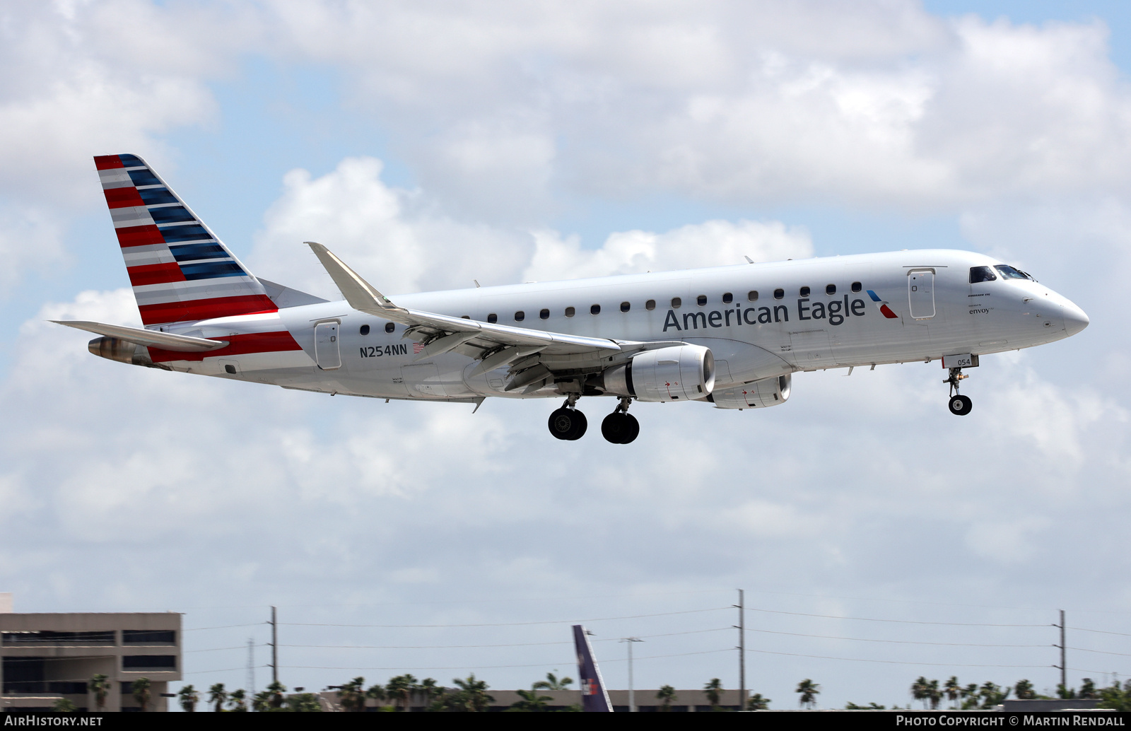 Aircraft Photo of N254NN | Embraer 175LR (ERJ-170-200LR) | American Eagle | AirHistory.net #857942