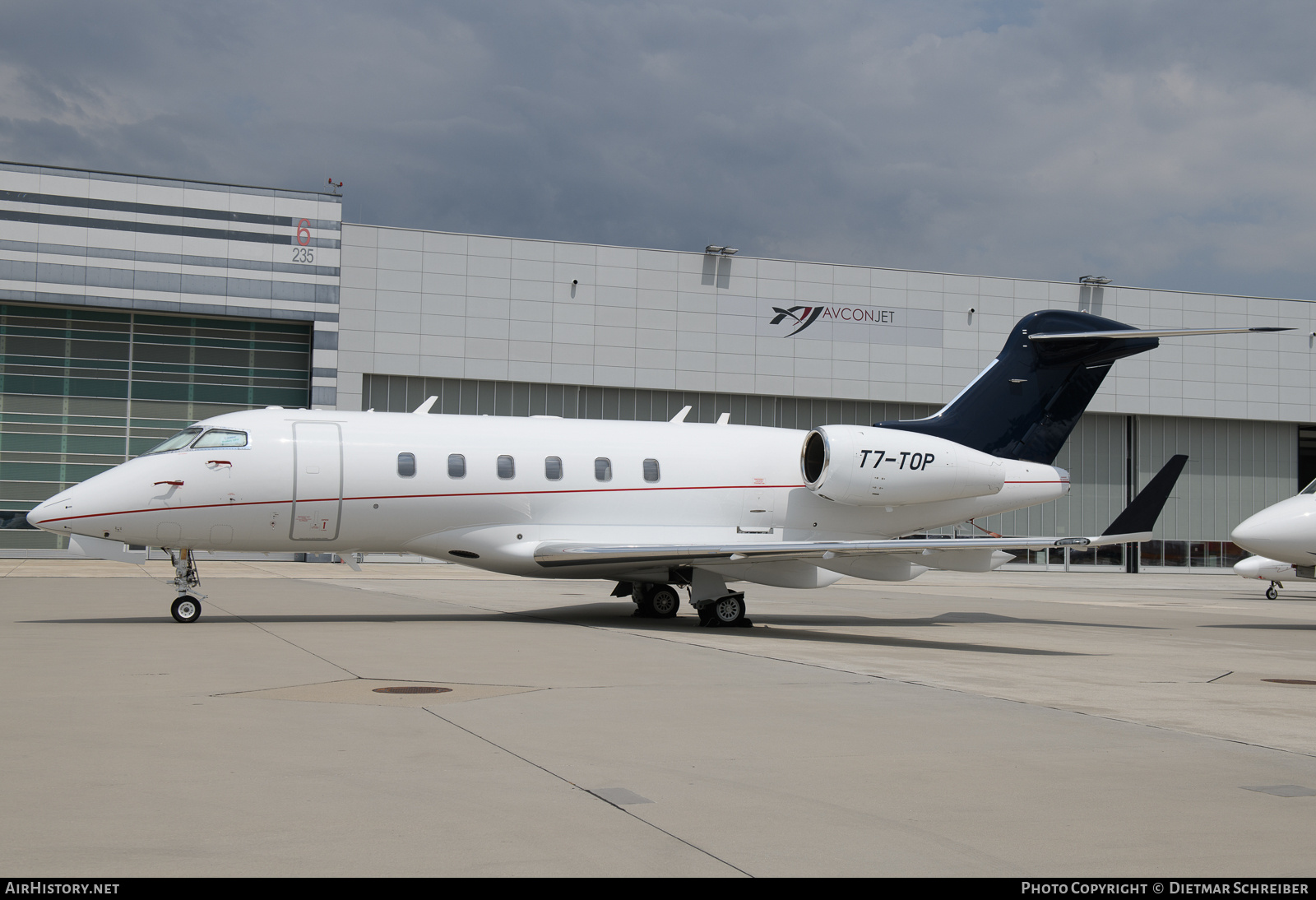 Aircraft Photo of T7-TOP | Bombardier Challenger 300 (BD-100-1A10) | AirHistory.net #857957