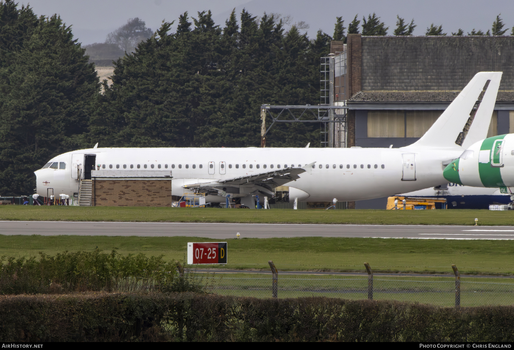 Aircraft Photo of PK-AZQ | Airbus A320-216 | AirHistory.net #857968
