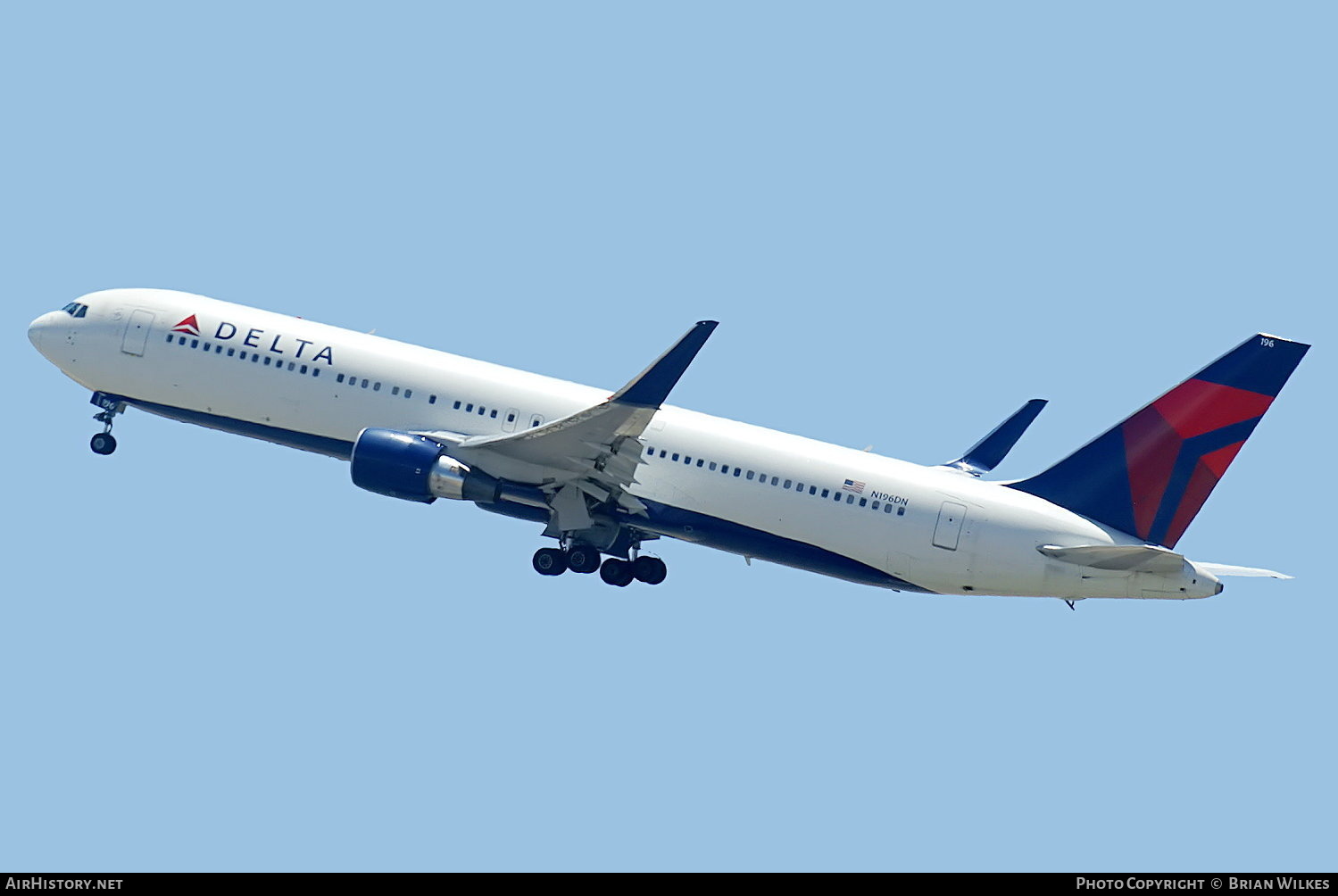 Aircraft Photo of N196DN | Boeing 767-332/ER | Delta Air Lines | AirHistory.net #858113