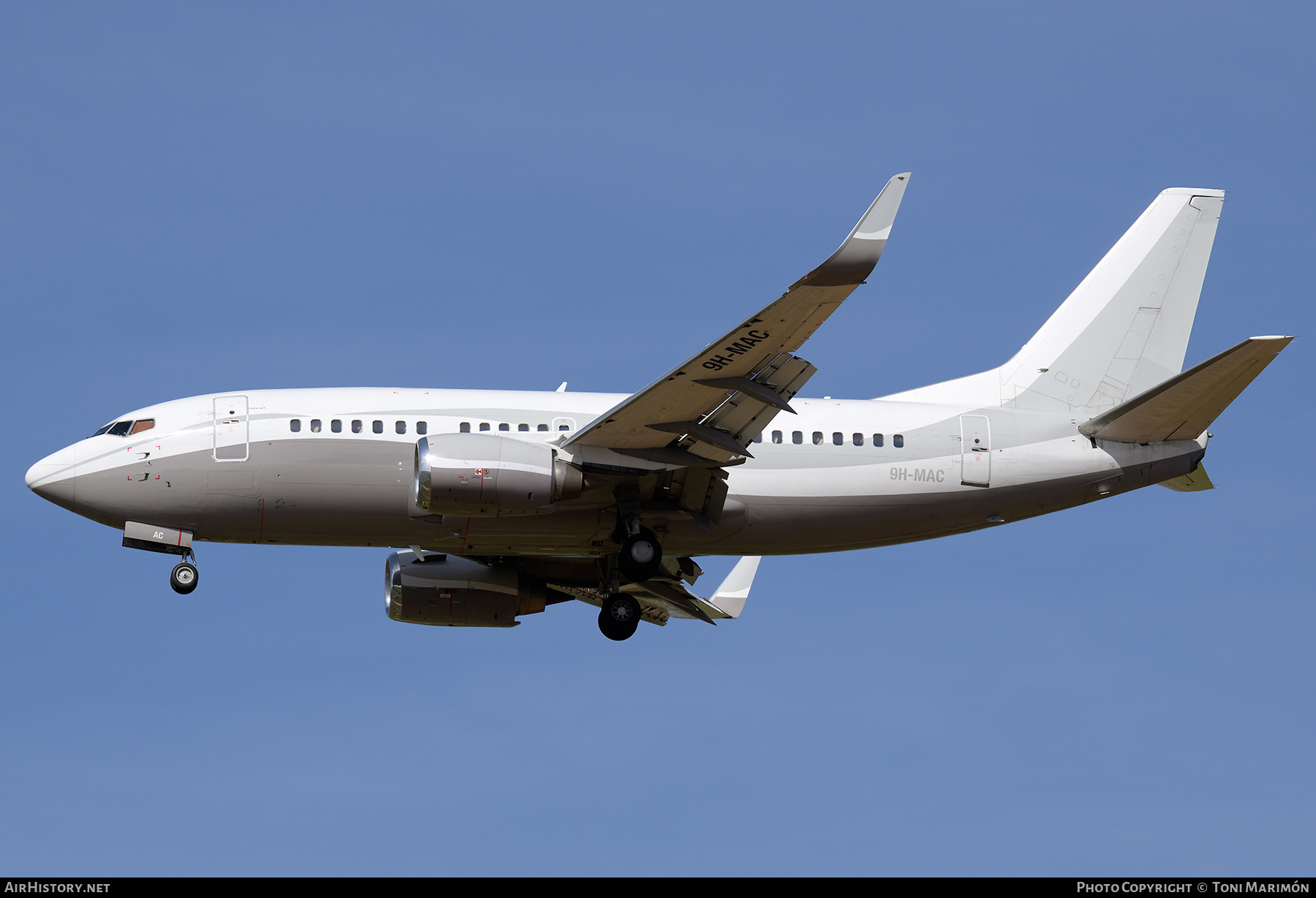 Aircraft Photo of 9H-MAC | Boeing 737-548 | Oryx Jet | AirHistory.net #858513