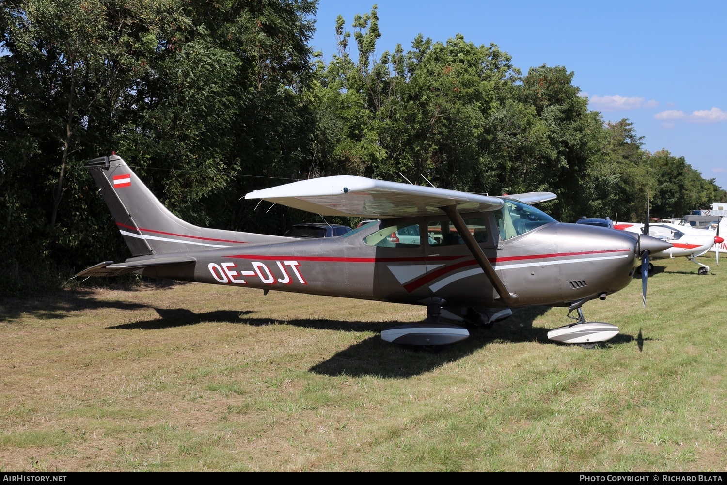 Aircraft Photo of OE-DJT | Cessna 182P Skylane | AirHistory.net #858698