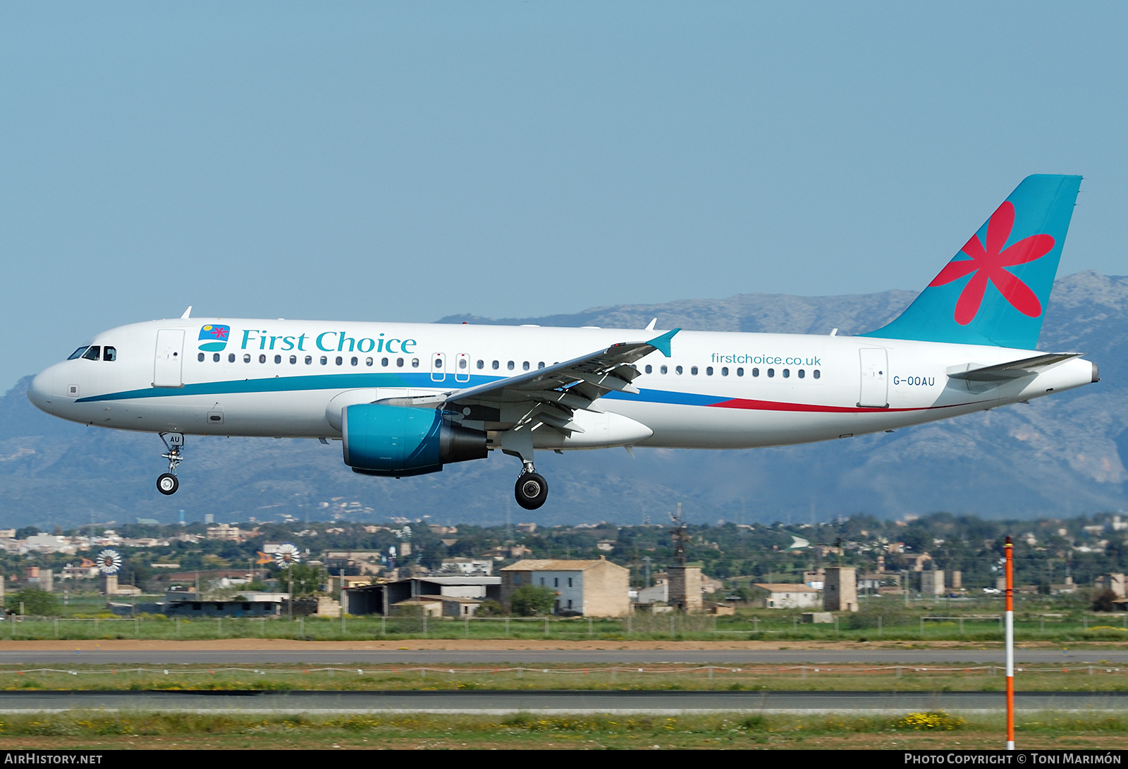 Aircraft Photo of G-OOAU | Airbus A320-214 | First Choice Airways | AirHistory.net #859366