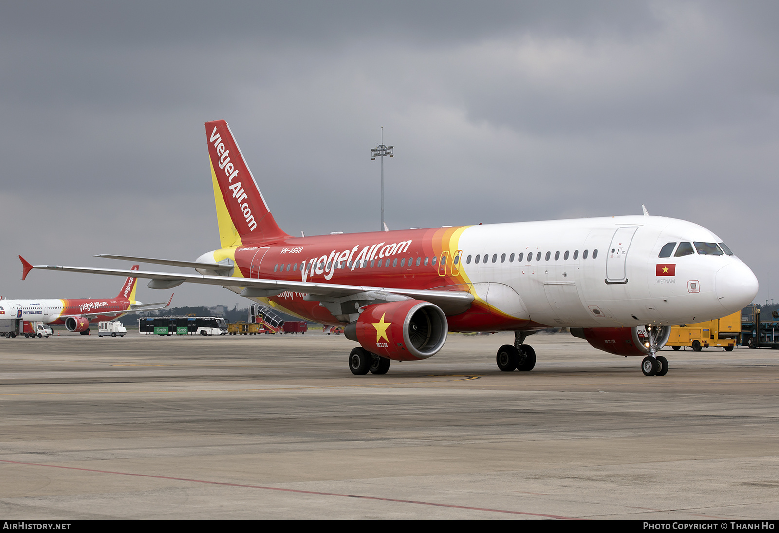 Aircraft Photo of VN-A668 | Airbus A320-214 | VietJet Air | AirHistory.net #859900