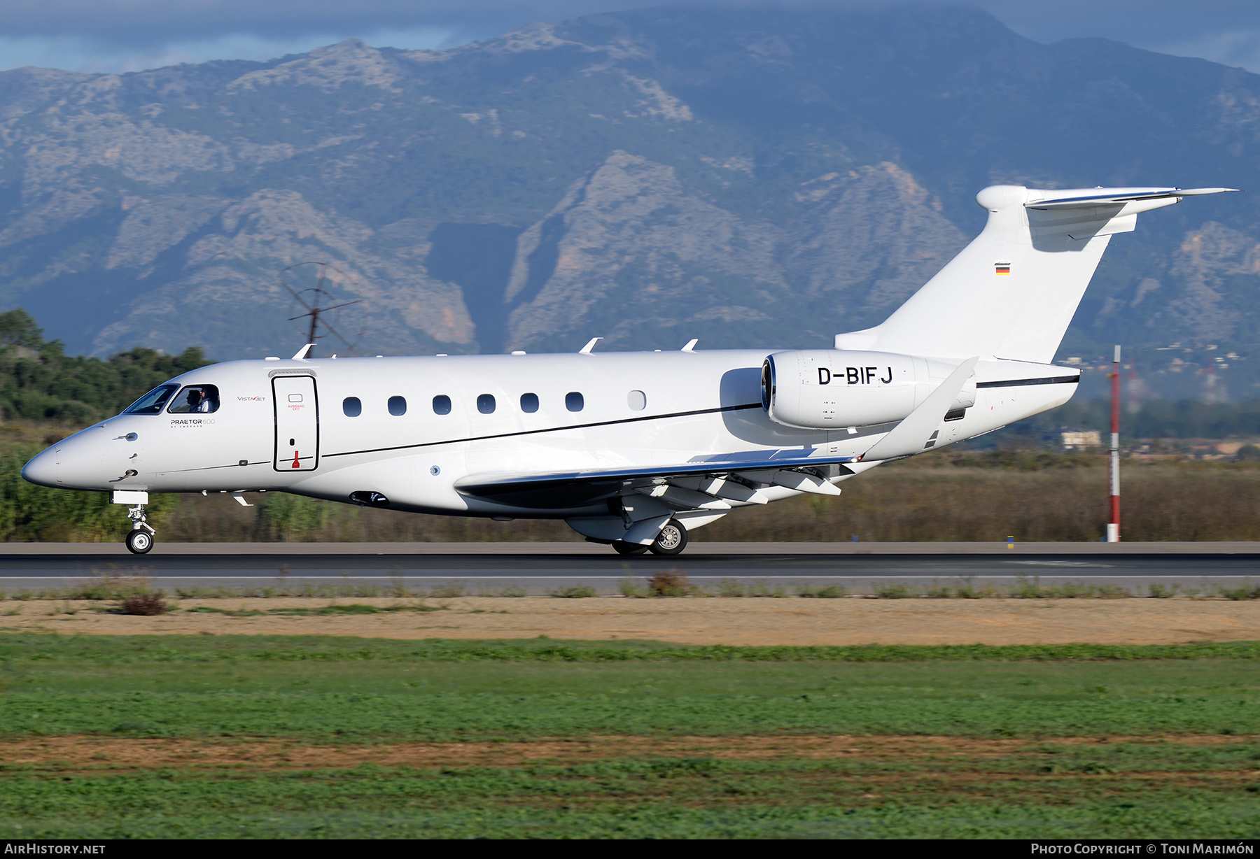 Aircraft Photo of D-BIFJ | Embraer EMB-550 Praetor 600 | VistaJet | AirHistory.net #860225