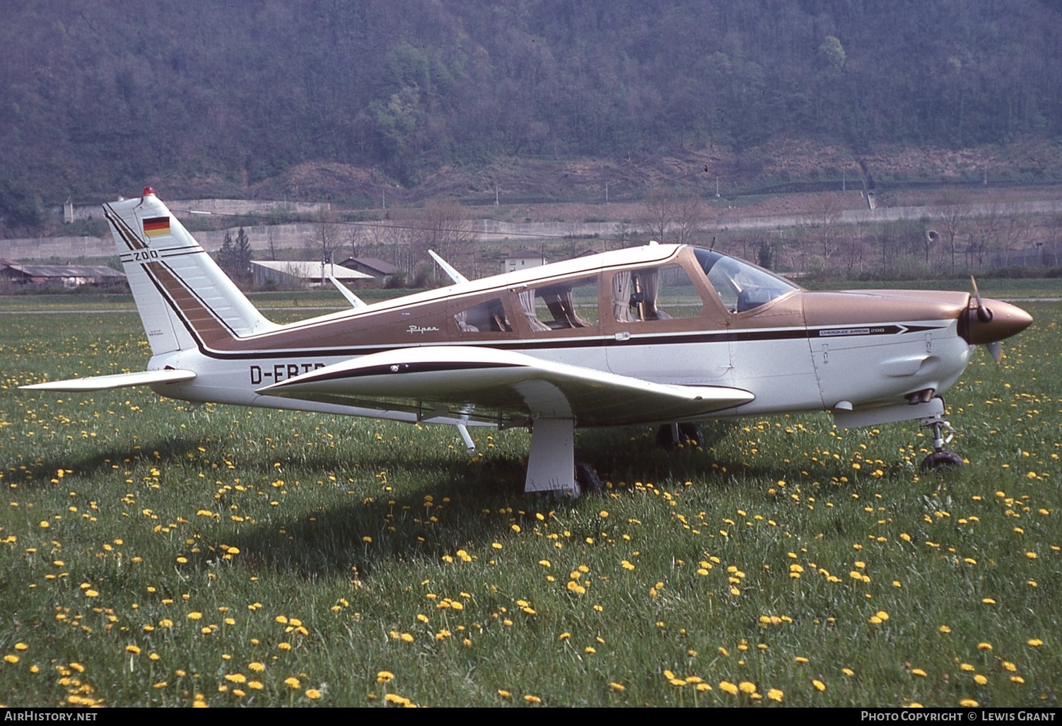 Aircraft Photo of D-EBTD | Piper PA-28R-200 Cherokee Arrow | AirHistory.net #860326