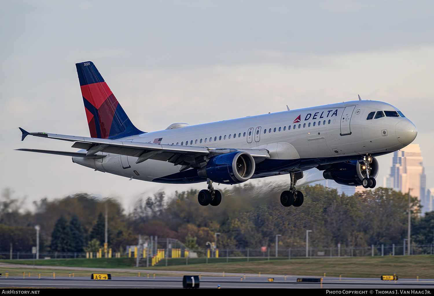 Aircraft Photo of N325US | Airbus A320-211 | Delta Air Lines | AirHistory.net #860946