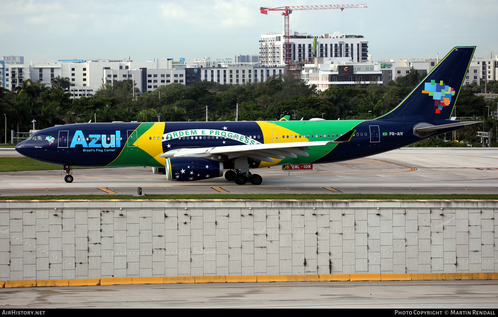 Aircraft Photo of PR-AIV | Airbus A330-243 | Azul Linhas Aéreas Brasileiras | AirHistory.net #861215