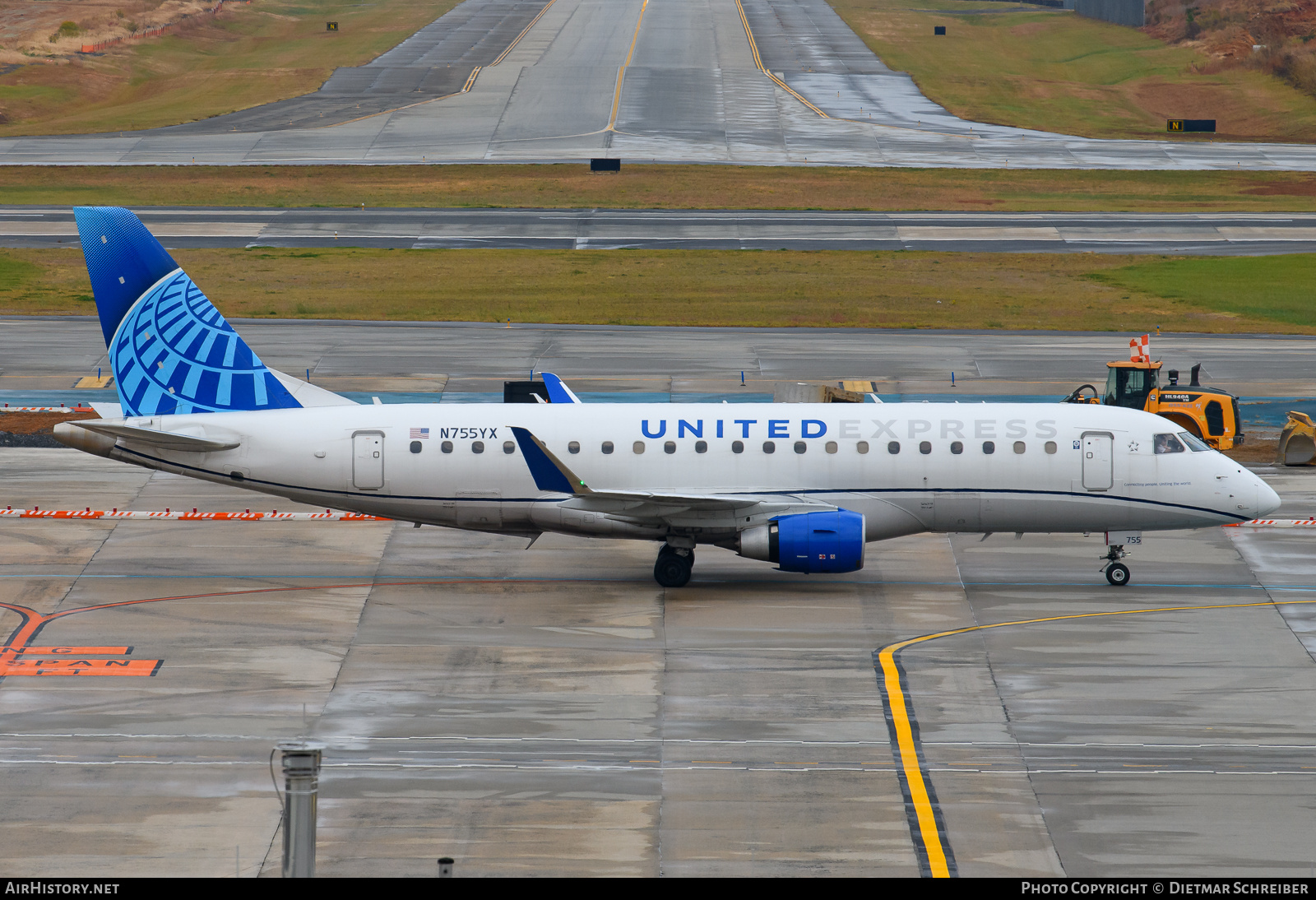 Aircraft Photo of N755YX | Embraer 175LR (ERJ-170-200LR) | United Express | AirHistory.net #861360