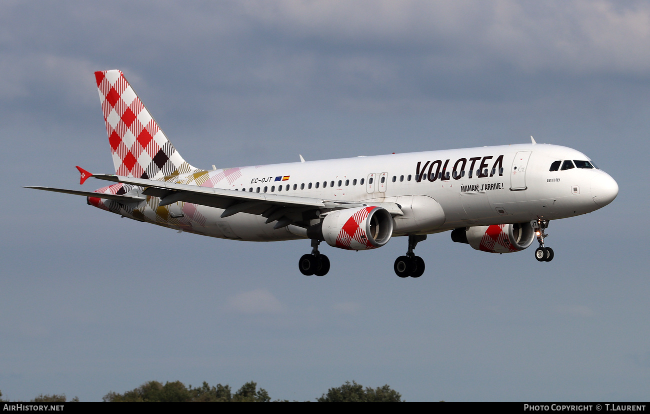 Aircraft Photo of EC-OJT | Airbus A320-214 | Volotea | AirHistory.net #861616